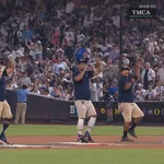 【動画】日本人女性アイドル、MLB中継に映り込むwwwwwwwwwwwwwwwwwwwwwwwwwwwwwwwwwwwwwwwwwwwwwwwwwwwwwwwwwwwwwwwwww