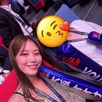 【悲報】稲村亜美さん、サッカーに続きバレーボールも観戦