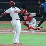 広島ハーンが阪神大山に死球で〝乱闘勃発〟警告試合に。