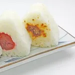 【困惑】意識高い系おにぎり屋さん「おにぎりは海苔で巻くっていう固定観念やめません?」wwwwwwwwww