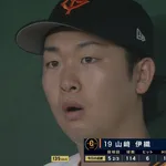 山崎伊織「クソ審判ボケ!」 ベンチを蹴り上げ球審を睨み続けるwwww