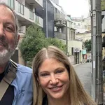 アメリカ人観光客「店員にチップを払わなくてもいい日本は最高だよ」