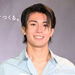 【衝撃】日本代表MF中村敬斗さん、警察官の制服で登場し5000人が大歓声wwwwwwwwww
