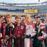【悲報】ワールドカップ決勝ハーフタイムショーに出演したBTSさん、世界中でメチャメチャ叩かれる…