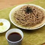 【悲報】蕎麦屋さん「蕎麦はつゆにつけるな!そのまま口に含んでからつゆを飲め!」wwwwwwwwww