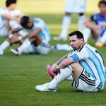 【感動】アルゼンチンさん「メッシありがとう…どうか43になっても代表を辞めないで😭」
