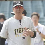 藤川監督「藤浪が違うユニフォームを着て阪神に投げる。プロ野球界が盛り上がる良い景色になる」
