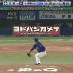 ヤクルト・中村悠平にアクシデント　ファウルした打球が顔面直撃　球場に担架が運ばれ目隠しも　神宮騒然