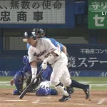 中村悠平、セーフティーバントが顔面に直撃するアクシデント