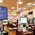 【悲報】セルフレジ、いまだ万引きが増え続けていた。カメラ導入するも故意かミスか分からず検挙できないもよう