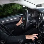 【悲報】高級車に乗ってる男性さん、カッコイイと思う女性はたった6%・・・・・・・・・