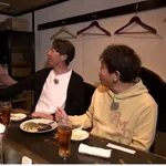ヤクルト高津臣吾前監督、阪神選手ゆかりのお好み焼き店でロケ。サプライズであの元阪神監督も登場！