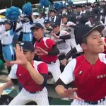 高校野球で非レギュラーの野球部員が観客席でダンスを踊ることに賛否両論が巻き起こってるが