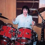【悲報】高市さん、公邸にドラムを持ち込んで叩いていたｗｗｗｗｗｗｗｗｗｗ