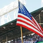 【MLB】国歌斉唱中に立たなかった観客を平手打ち　大リーグファンの暴力行為に「憲法で保障された権利の侵害」と批判