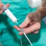 【悲報】麻酔医師さん（39）、駅のトイレで自分に麻酔を打ち「死ぬ死ぬ！」と絶叫して逮捕される・・・・・・・・・