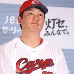カープ現役選手が語る“球団の対応への不満”とは。「小園はチームで腫れ物みたいに浮いている」【デイリー新潮】