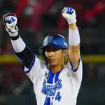 【悲報】度会さん、WAR1.3(チーム内3位)なのに干される