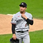韓国人メジャーリーガーさん、マイナーに降格後の3Aデビュー戦でグラブに異物使用の疑惑で退場「こんなシーン初めてだ」