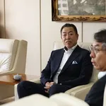 【悲報】井上一樹「ヤフーニュースもあえて見ないようにしている。借金が何個とか見たくない」