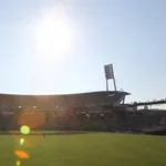 広島カープ、灼熱の8月を24試合も屋外で戦うｗｗｗｗｗｗｗｗ