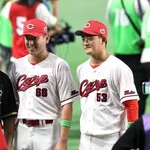 【球宴】カープ坂倉、岡本、遠藤とオリックス西川龍馬が交流！スラィリーとニコニコ2ショット撮影も