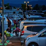 【困惑】熊本で被災して車中泊してる人たちって何で県外に脱出せんの?・・・・・・・・・