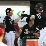 後半戦白星発進の首位ソフトバンク　最速「8・4」に優勝マジック点灯　正木智也が衝撃の先制2ラン　小久保監督「思わない、思わない」