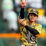 阪神タイガースはなぜ大事な場面で代打・糸原がコールされるのか?