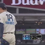 ドジャース・山本由伸、8回表無死一三塁から併殺打の間に三塁ランナーが生還、レッドソックスに勝ち越しを許す…