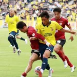 【悲報】Jリーガーさん、学生を殴り首を絞めるも試合には無事勝利・・・・・・・・・