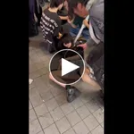 【動画あり】トー横女子さん、路上でODしてしまう…