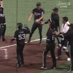 来田サヨナラ3ランきたああああぁぁぁ！！ 途中出場で2発5打点ｗｗｗｗｗ
