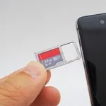 【悲報】microSDカードが入らないスマホ、クラウド(笑)でデータを出し入れするらしいｗｗｗｗｗｗｗｗｗｗ