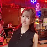 【画像】爆乳女優さん、写真を撮るときに毎回同じ顔になってしまうwwwwww