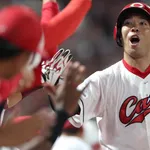 カープ秋山翔吾(真面目&不祥事ゼロ)サヨナラの起点となる3塁打!日米通算1864安打(残り136安打)