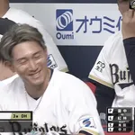 西川龍馬 すごい打ち方でバックスクリーン弾