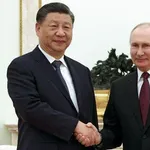 【悲報】プーチンさん「あえて申し上げます。助けてください。」・・・・・・・・・