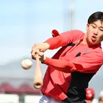 「ゾンビたばこ売人」と肩組みショット「小園海斗」に注がれる“厳しい視線” 「レギュラー剥奪も選択肢のひとつに」