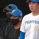 新庄監督、序盤で3個目の死球に「3本指」を立てる