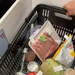 【朗報】ユニクロ式の置くだけセルフレジ、スーパーにも導入へ