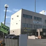 22歳女性、商業施設で通りすがりの面識無い女子中学生にラリアットして逮捕される