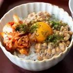 【爆笑】納豆とキムチを混ぜた韓日友好丼ｗｗｗｗｗｗｗｗｗｗ