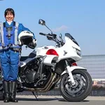 【困惑】白バイで一時停止違反のネズミ捕りしてる警官さんってどんな気分で勤務してんの?wwwwwwwwww