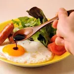 【朗報】目玉焼きは醤油にかぎる🍳wwwwwwwwww