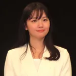【悲報】テレ東若手女子アナ「一般人がキー局アナウンサーの私にカメラを向けるな」