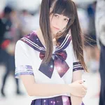 【動画あり】白人コスプレイヤーにコミケ民群がるwwwwww