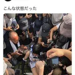 【悲報】カメコに囲まれコミケで盗撮され泣いていた中国人レイヤーさん・・・(画像あり)