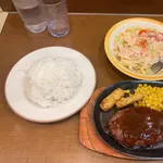  【画像】X民「サイゼリヤってこんだけ頼んで950円ってすごくね？」
