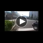【悲報】猛スピードで転倒したチャリカスさん、なぜか逆ギレしてしまうwwwwwwwwww
